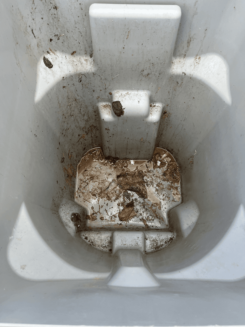 /gray_bin_1_dirty.png